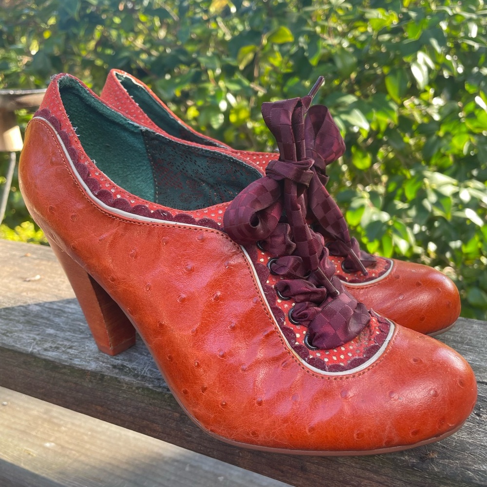 Poetic License, beautiful Vintage looking shoe size 7.5